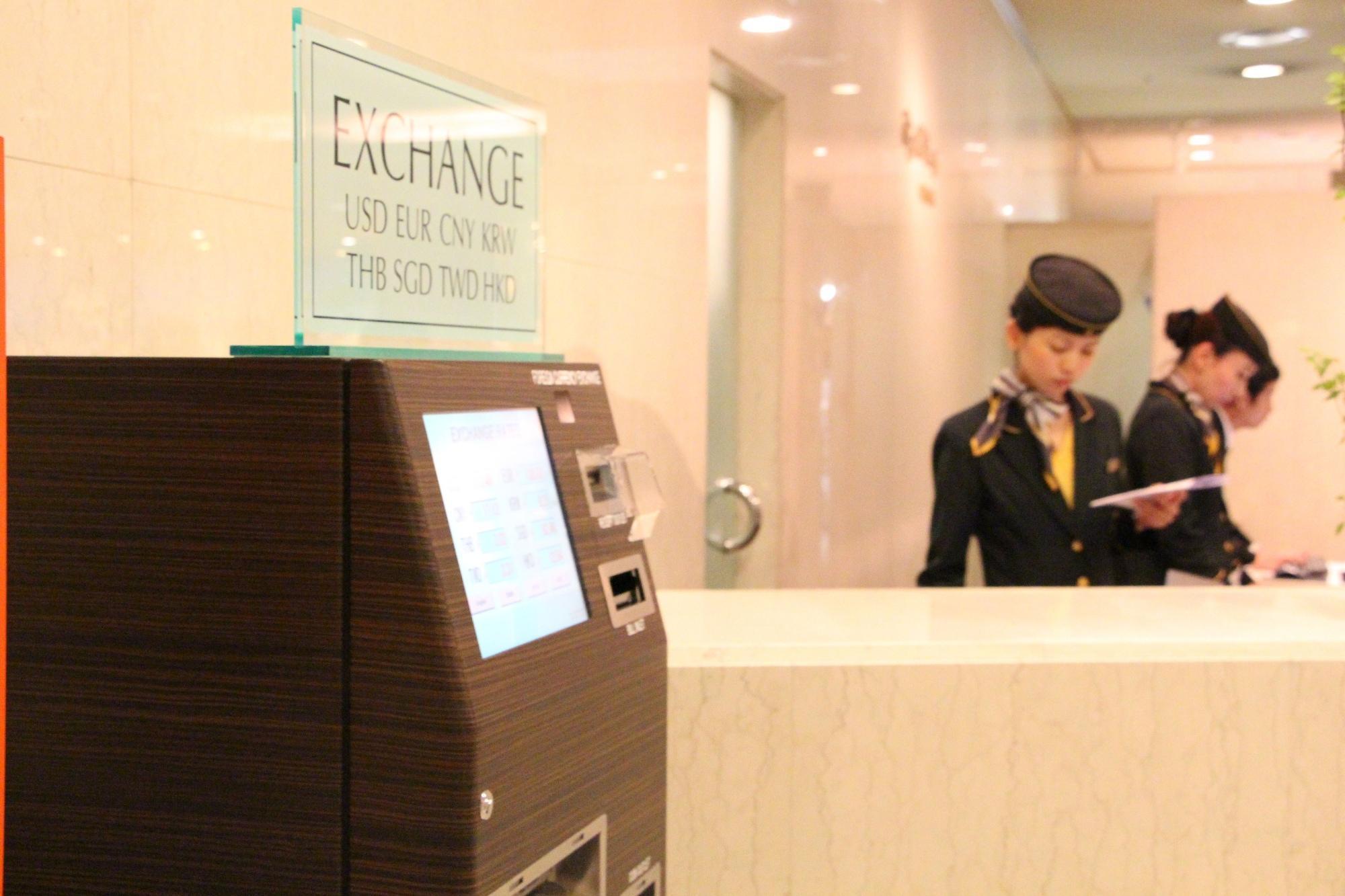 博多新大谷酒店 福岡 外观 照片 The new check-in counter at the airport