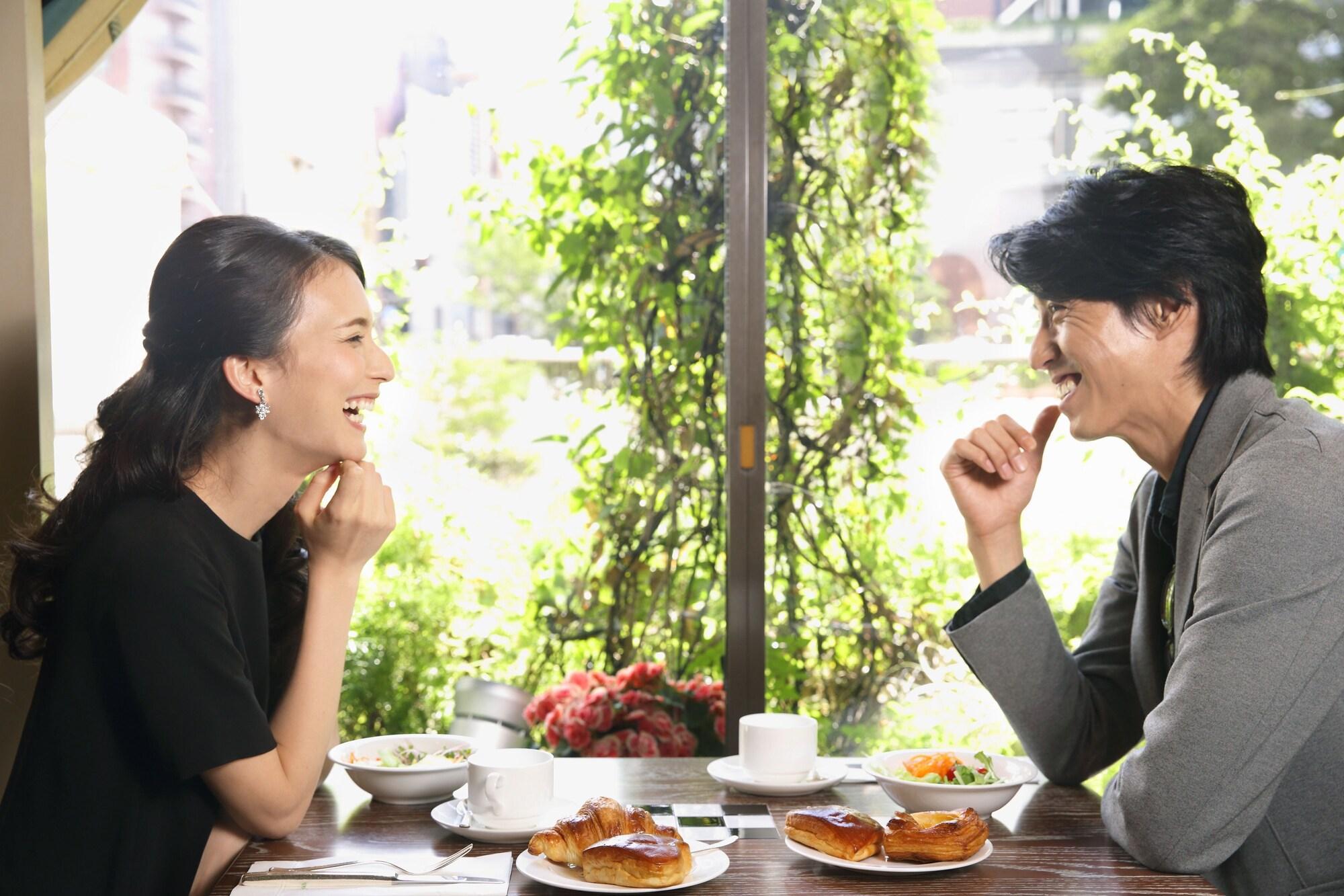 博多新大谷酒店 福岡 外观 照片 Lee Byung-hun and Lee Young Ae in The Housemaid